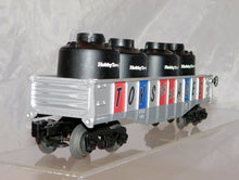 Load image into Gallery viewer, Lionel 6-26093 HobbyTown USA gondola +4 cannisters HTUX1980 ToysAges 2004 Scarce
