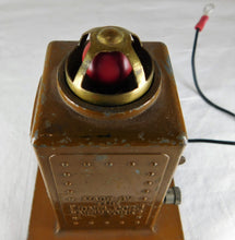 Load image into Gallery viewer, Lionel #91 Prewar Circuit Breaker Die Cast Lightd 1930-1942 Standard Gauge CLEAN