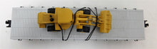 Load image into Gallery viewer, Lionel 6-17517 9823 Western Pacific Flatcar w/ ERTL Caterpillar Frontloader StdO