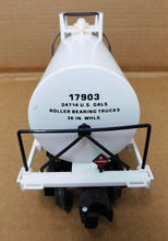Load image into Gallery viewer, Lionel 6-17903 Conoco Tank Car Oil Gas Petroleum O Gauge White Unibody Trains