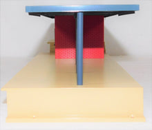 Load image into Gallery viewer, Lionel 6-37964 Crate Loader Archive Collection Operating Freight Terminal C-9 O