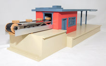 Load image into Gallery viewer, Lionel 6-37964 Crate Loader Archive Collection Operating Freight Terminal C-9 O