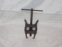 Load image into Gallery viewer, Lionel Trains ST-311 Original Dealer Wheel Puller Service Station Tool With Two Forcing Pins