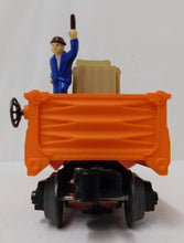 Load image into Gallery viewer, Lionel 6-26972 PONY EXPRESS Animated Gondola Chase car Cop & Hobo operating gondola