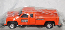Load image into Gallery viewer, Lionel 6-52107B LCCA 1999 FWWR Orange Pick Up Truck service MOW Fort Worth Texas