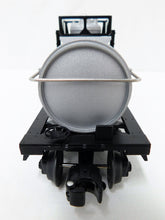 Load image into Gallery viewer, Lionel 6-26189 NYC Tank Car New York Central 6042 Silver Single Dome Rail Train