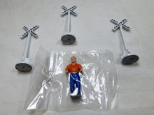 Load image into Gallery viewer, Lionel Diecast Chevrolet C3100 Truck +3 crossings, metal figure Eastwood Road De