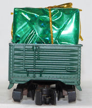 Load image into Gallery viewer, American Flyer 931 Texas & Pacific gondola w/ Christmas presents load Knuckle TP