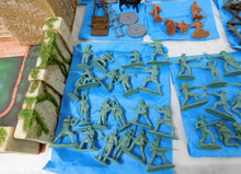 Load image into Gallery viewer, BARZSO Adventures of ZORRO Playset Hacienda / Courtyard 2009 54mm Boxed Big Set