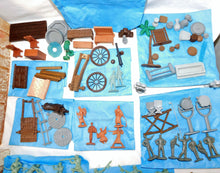 Load image into Gallery viewer, BARZSO Adventures of ZORRO Playset Hacienda / Courtyard 2009 54mm Boxed Big Set