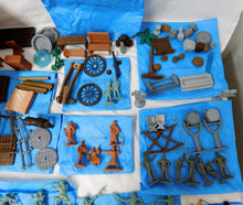 Load image into Gallery viewer, BARZSO Adventures of ZORRO Playset Hacienda / Courtyard 2009 54mm Boxed Big Set