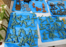 Load image into Gallery viewer, BARZSO Adventures of ZORRO Playset Hacienda / Courtyard 2009 54mm Boxed Big Set