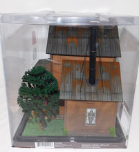 Load image into Gallery viewer, Menards O Gauge Cripple Creek General Store #279-8306 Lights Figures Layout C10