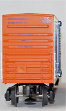 Load image into Gallery viewer, Lionel 6-29232 Lenny the Lion Hi-Cube Boxcar C8 with box O Gauge die cast trucks