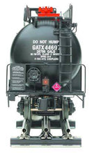 Load image into Gallery viewer, Lionel 6-31718 Southern Pacific Tank Train Oil Can GATX Tank Set 2 SD40T-2 + 8 tank cars
