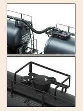 Load image into Gallery viewer, Lionel 6-31718 Southern Pacific Tank Train Oil Can GATX Tank Set 2 SD40T-2 + 8 tank cars
