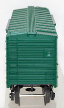 Load image into Gallery viewer, Lionel 6-16270 Heritage Village Department 56 Boxcar 1996 Christmas C-9 O Green 9796
