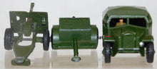 Load image into Gallery viewer, Dinky 697 25 pounder Field Gun Set 3pcs 686 687 688 Military Army CLEAN VINTAGE
