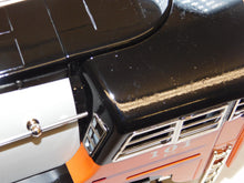 Load image into Gallery viewer, Lionel 6-13004 &amp; 6-13006 STANDARD GAUGE HIAWATHA Loco &amp; 4 car Passenger set WOW
