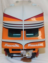Load image into Gallery viewer, Lionel 6-13004 &amp; 6-13006 STANDARD GAUGE HIAWATHA Loco &amp; 4 car Passenger set WOW
