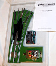 Load image into Gallery viewer, Lionel 11-99077 GREEN Standard Gauge 223w 72&quot; Wide Radius Remote Switch RIGHT Hand
