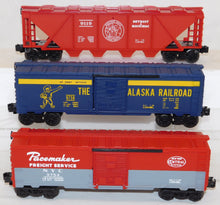 Load image into Gallery viewer, Lionel Trains 6-1579 Milwaukee Road Service Station Set F3 AA CRISP 7pcs 1975
