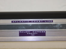 Load image into Gallery viewer, MTH MT 20-6501 Atlantic Coast Line 5Car 70&#39; PLATED Aluminum Passenger Set 18&quot; 96
