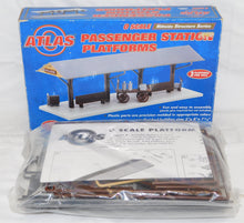 Load image into Gallery viewer, Atlas O 6902 Kit os TWO Passenger Station Platforms Boxed sealed C-9 for O / 027
