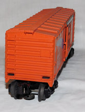 Load image into Gallery viewer, Lionel 6464-250 WP Western Pacific Boxcar Medium Orange Blue feather SUPER CLEAN
