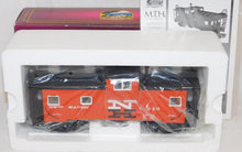 Load image into Gallery viewer, MTH 20-91021 New Haven C-649 Extended Vision Caboose lighted 1/48 O Scale C-8
