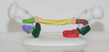 Load image into Gallery viewer, Department 56 #56.56854 Don&#39;t Let Go! North Pole Serie Taffy Elves Christmas D56
