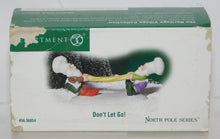 Load image into Gallery viewer, Department 56 #56.56854 Don&#39;t Let Go! North Pole Serie Taffy Elves Christmas D56
