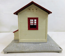 Load image into Gallery viewer, Lionel 125 Whistle Station Boxed Postwar tested &amp; Works + Instructions &amp; button
