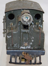 Load image into Gallery viewer, Lionel Prewar #152 Electric NYC S-Type 0-4-0 Engine 1918 Green Runs Y Stanchions
