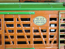 Load image into Gallery viewer, Lionel 213 BOXED Prewar Standard gauge Cattle Car Terra Cotta Green CLEAN!
