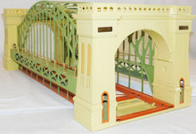 Load image into Gallery viewer, Lionel 6-32904 #305 Hellgate Bridge Standard Gauge /O Metal Cream/Green tinplate
