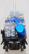 Load image into Gallery viewer, Lionel Custom Hanukkah Flatcar Dreidel &amp; Gift Transport Holiday Blue &amp; Silver O
