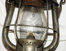 Load image into Gallery viewer, New York Central Railroad Lantern Clear Embossed Globe Dietz Vesta Dated NYC
