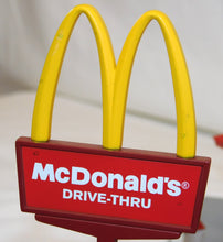 Load image into Gallery viewer, MTH 30-9114 Operating McDonalds Restaurant Rail King Boxed O operating accessory
