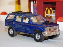 Load image into Gallery viewer, MTH 30-9114 Operating McDonalds Restaurant Rail King Boxed O operating accessory
