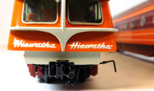 Load image into Gallery viewer, Lionel 6-29191 Milwaukee Road 18" Aluminum Passenger 4 Car Set Hiawatha C-9 Standard O
