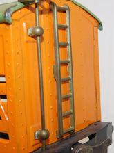 Load image into Gallery viewer, Lionel 513 Standard gauge Cattle Car Orange Green Very Nice Clean 1927-38 Prewar
