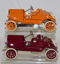 Load image into Gallery viewer, Lionel Classics 6-13803 Racing Autmobiles Remake of #85 Prewar Tested &amp; Works
