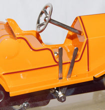 Load image into Gallery viewer, Lionel Classics 6-13803 Racing Autmobiles Remake of #85 Prewar Tested &amp; Works
