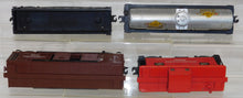 Load image into Gallery viewer, 1945 Lionel 463W Train Set Flying Shoe Pick Ups Boxes Runs great 1st Postwar set
