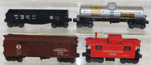 Load image into Gallery viewer, 1945 Lionel 463W Train Set Flying Shoe Pick Ups Boxes Runs great 1st Postwar set
