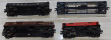 Load image into Gallery viewer, 1945 Lionel 463W Train Set Flying Shoe Pick Ups Boxes Runs great 1st Postwar set
