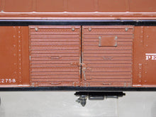 Load image into Gallery viewer, 1945 Lionel 463W Train Set Flying Shoe Pick Ups Boxes Runs great 1st Postwar set
