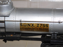 Load image into Gallery viewer, 1945 Lionel 463W Train Set Flying Shoe Pick Ups Boxes Runs great 1st Postwar set
