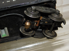 Load image into Gallery viewer, 1945 Lionel 463W Train Set Flying Shoe Pick Ups Boxes Runs great 1st Postwar set
